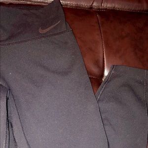 Black Nike leggings